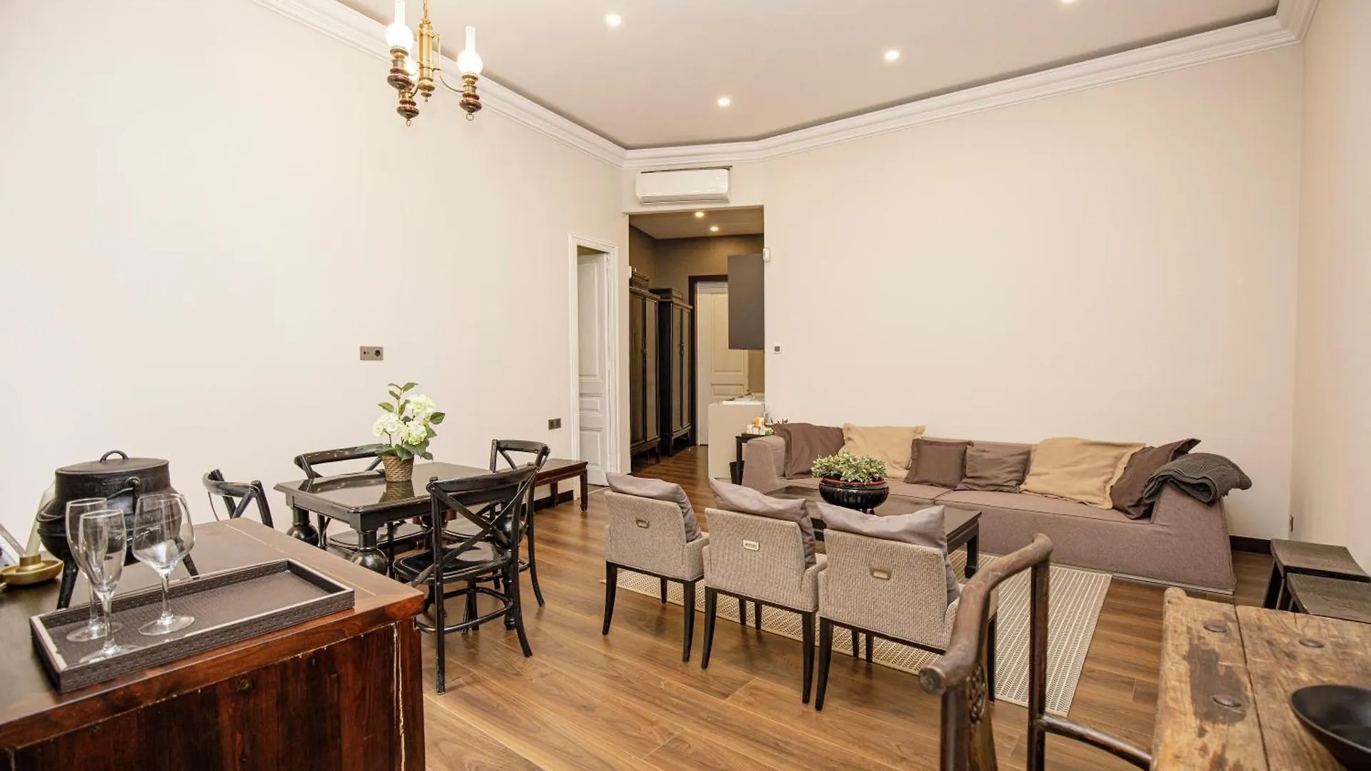Beautiful Trendy Spacious Apartment Very Central Location Barcelona 0*,  Španělsko