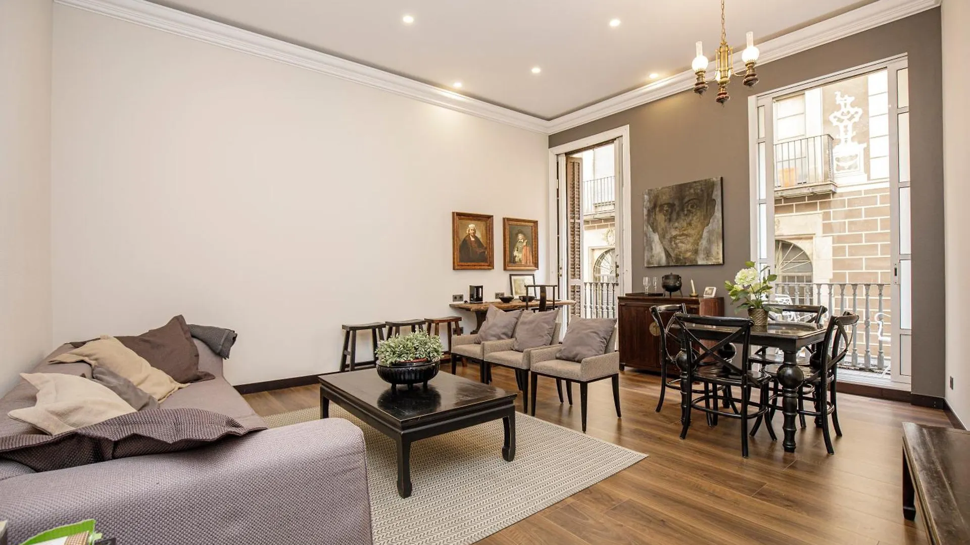 Beautiful Trendy Spacious Apartment Very Central Location Barcelona